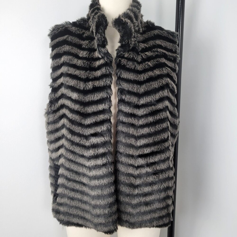 Chico’s Gray Black Faux Fur Knit Back Vest Open Front